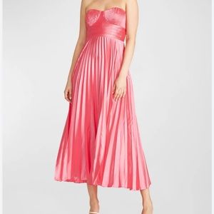 Amur, Kin Strapless Pleated MidiDress
Calla Lily, size 8, NWT